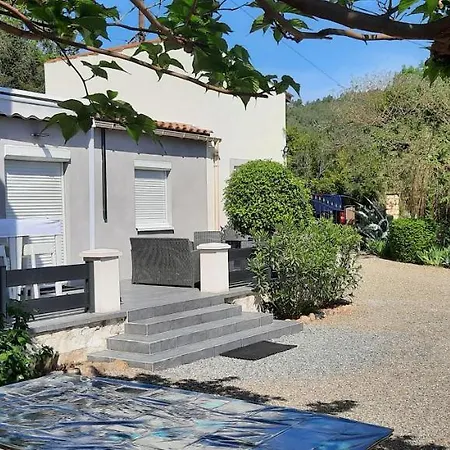 Denise 200 M Riviere Orb Villa *